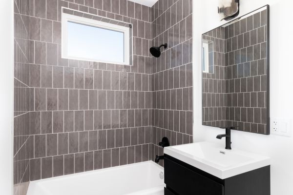 Cost of Shower Window Repair in Richardson
